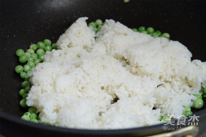 Fried Rice with Mushroom Sauce and Pea recipe