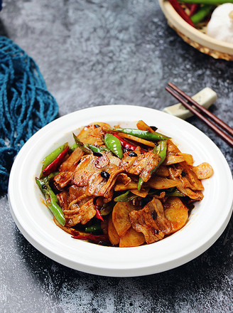 Stir-fried Potato Chips with Pork Belly recipe