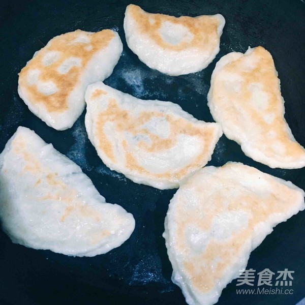 A New Use of Leftover Dumpling Filling—fried Buns recipe