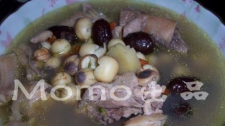 Pot Chicken with Fresh Lotus Seeds, Red Dates and Wolfberry recipe