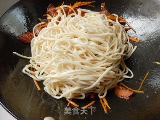 Carrot Beef Fried Noodles recipe