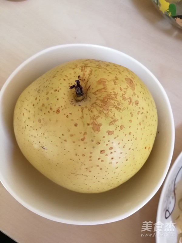 Tremella, Lotus Seed, Lily and Red Date Soup with Rock Sugar recipe