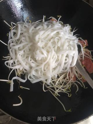 Fried Hor Fun with Bacon recipe