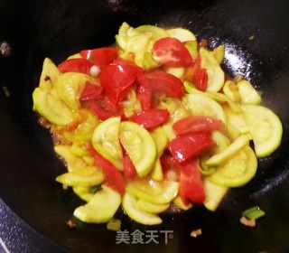 Tomato Melon and Egg Noodles recipe