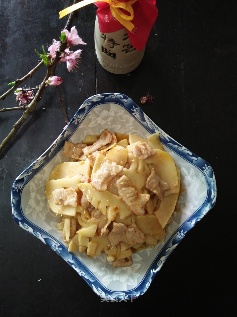 Stir-fried Pork with Spring Bamboo Shoots recipe