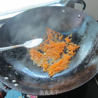 Stir-fried Leftover Rice with Carrot Shreds recipe