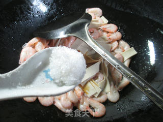 Thousands of Fried Jiang White Shrimp recipe