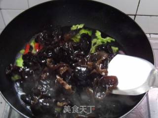 Bitter Melon Mixed with Autumn Ears recipe