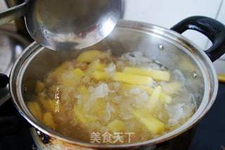 Tremella and Apple Appetizer Soup recipe