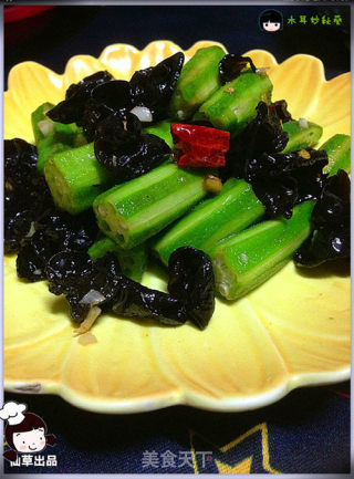 Xiancaoge Private Kitchen (vegetable Greenhouse)-a Touch of Green in Autumn (fried Okra with Fungus) recipe