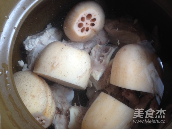 Pork Bone Soup with Lotus Root and Mung Beans recipe