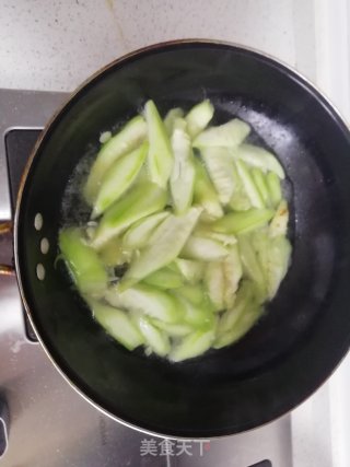 Loofah Duck Egg Soup recipe