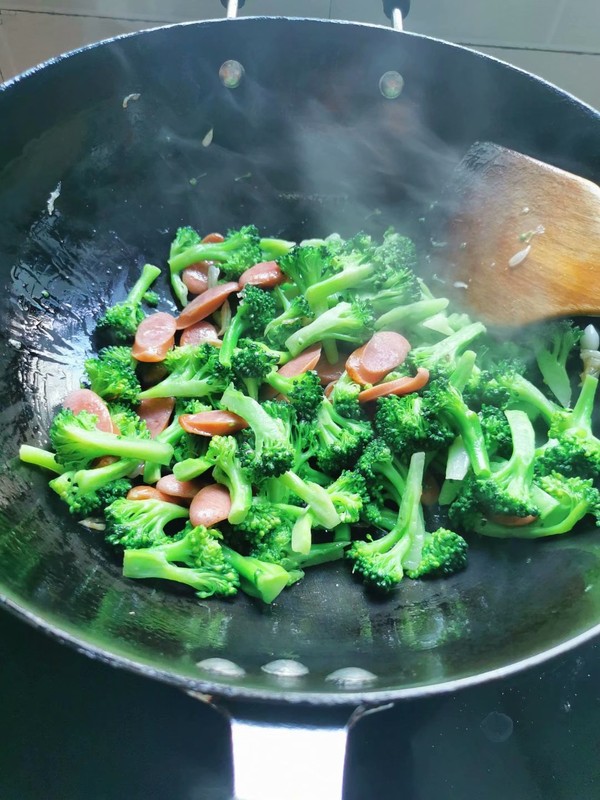 Stir-fried Small Intestine with Broccoli recipe