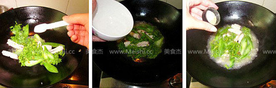 Night Orchid Loofah Soup with Fresh Squid recipe