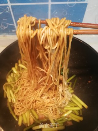 Braised Noodles with Garlic Moss recipe