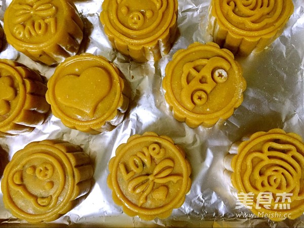 Five Kernel Moon Cakes recipe