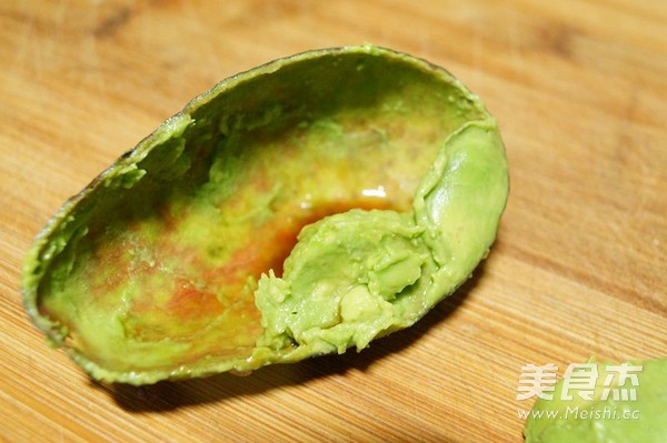 Pan-fried Sabah Fish Fillet with Avocado Dipping Sauce recipe