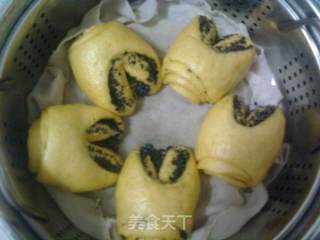Pumpkin Sesame Trotter Roll recipe