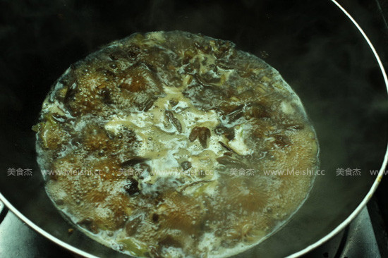 Pepper Fragrant Tea Tree Mushroom recipe