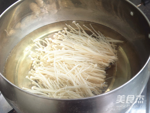 Enoki Mushroom Mixed with Kelp Shreds recipe