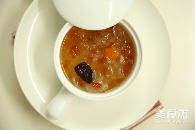 Saponaria Peach Gum and Papaya Soup recipe