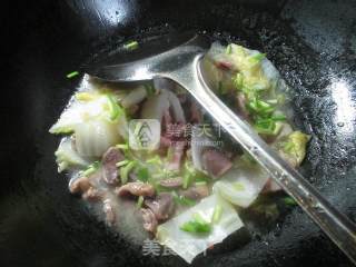 Stir-fried Cabbage with Bacon Chicken Gizzards recipe