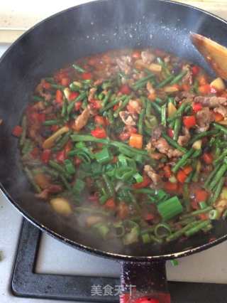 One Person Gets Shredded Pork Noodles with Egg, Beans and Carob recipe