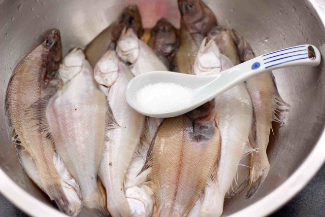 Spicy Cumin Sliced Mouth Fish recipe