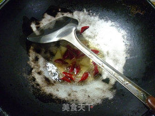 Stir-fried Bullfrog with Zizania recipe