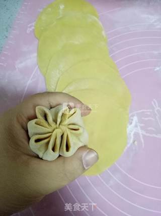 Fancy Bean Paste Bun recipe