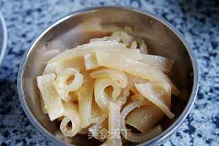 Fried Pork Rinds with Onions recipe