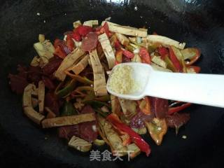 Stir-fried Bean Curd with Red Pepper Sausage recipe