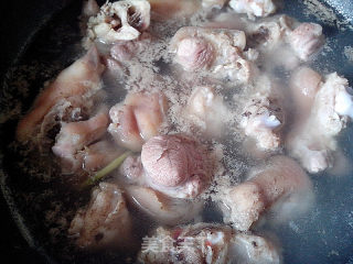 Stewed Pork Knuckles with Black Beans [good Tonic in Autumn] recipe