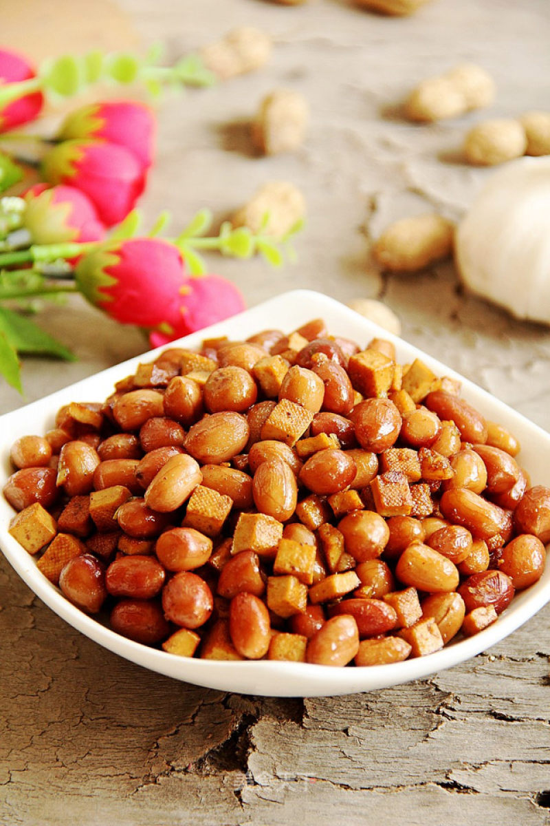 Stir-fried Peanuts with Dried Tofu recipe