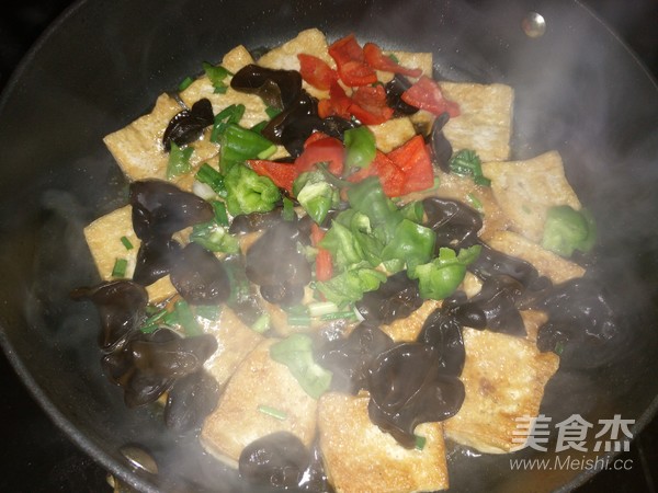 Stewed Tofu with Home-cooked Fungus recipe