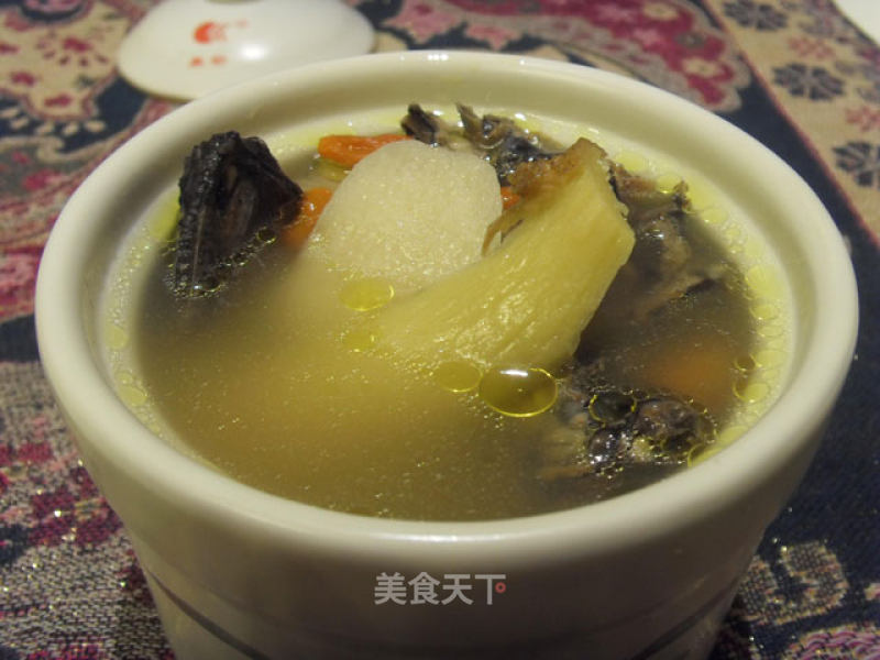 Chinese Yam and Wolfberry Black-bone Chicken Soup recipe