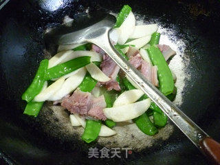 Stir-fried Snow Peas with Dried Rice and Pork recipe