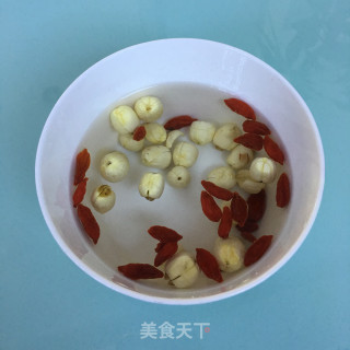 Lotus Seed and Tremella Soup recipe