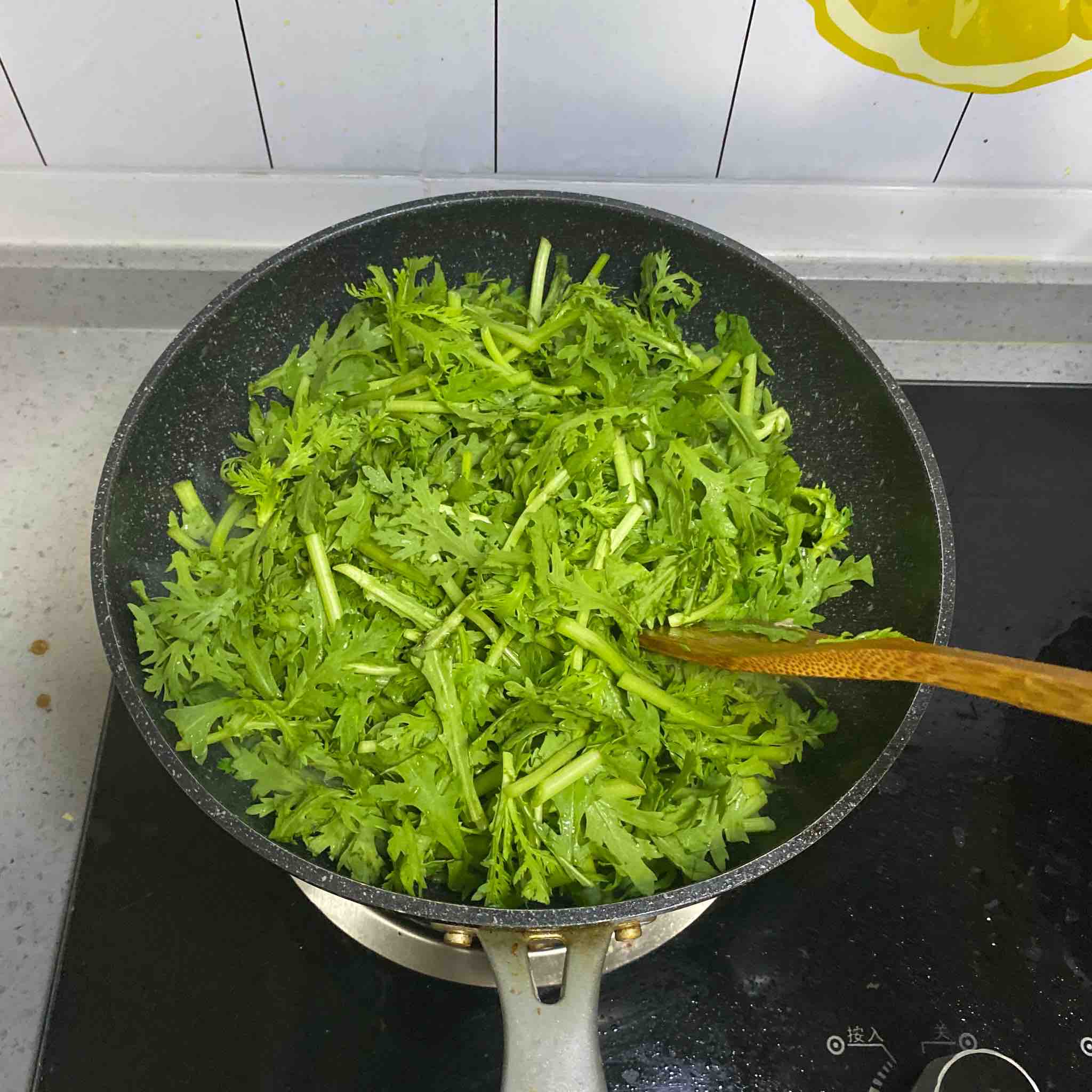 Garlic Chrysanthemum recipe