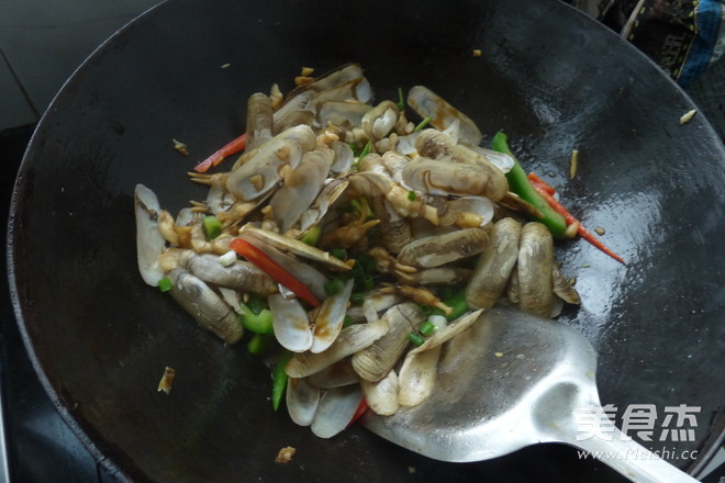 Sauce Fried Razor Clams recipe