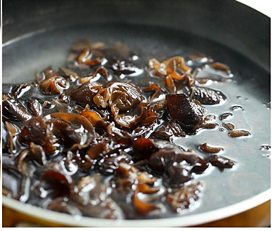 Duck Gizzards Mixed with Black Fungus recipe