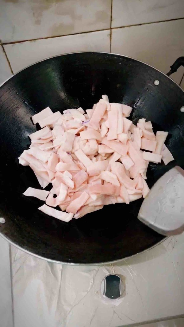 Stewed Radish with Pork Skin recipe