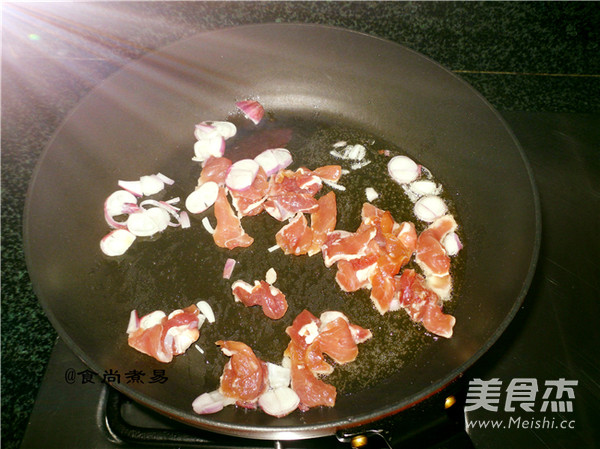 Stir-fried Udon Noodles with Lean Meat and Oyster Sauce recipe