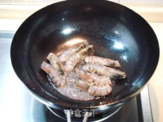 The Famous Dish of The Court and Government "luohan Prawns" recipe