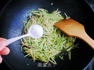 Stir-fried Shredded Pork with Zucchini recipe