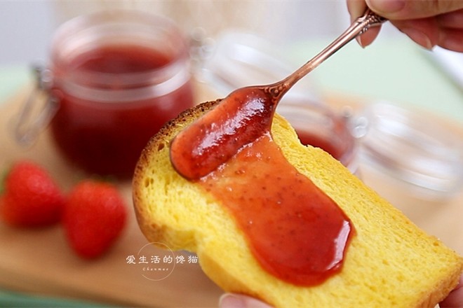 Sweet Strawberry Jam recipe