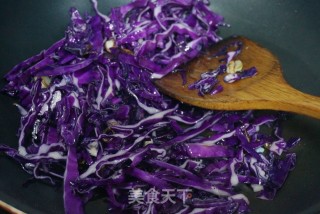 Fried Vermicelli with Purple Cabbage recipe