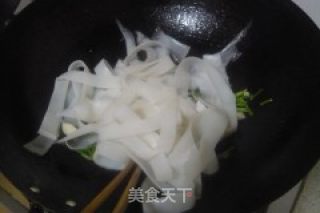 Stir-fried Liangpi with Chives recipe