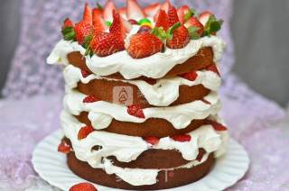 Strawberry Naked Cake recipe