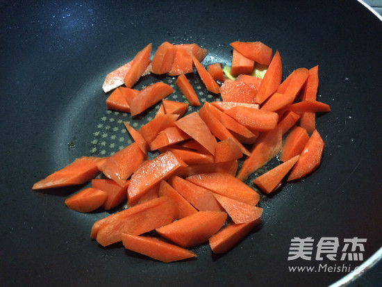 Fried Yuba with Carrots recipe